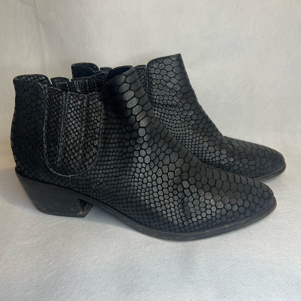 Joie Barlow black ankle boot leather snake